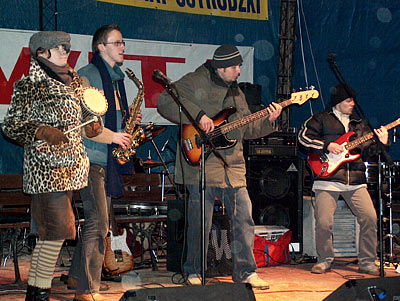 Grupa Makossa podczas XII Finału WOŚP w Ostródzie. Foto: Dawid Szczygielski Grupa Makossa podczas XII Finału WOŚP w Ostródzie. Foto: Dawid Szczygielski