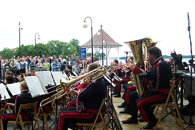 Koncert na molo w 2003 roku. Koncert na molo w 2003 roku.