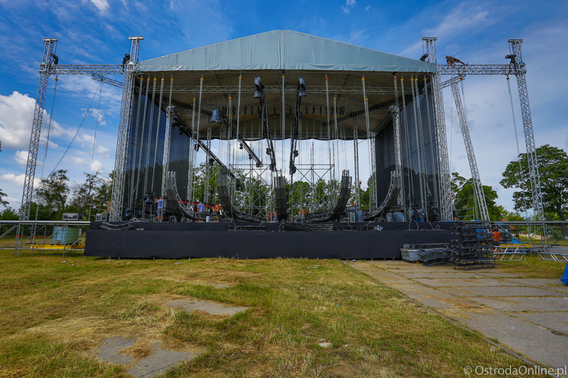 Scena w trakcie budowy, foto: OstrodaOnline.pl