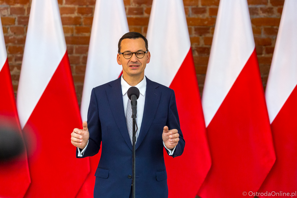 Premier Mateusz Morawiecki podczas konferencji w Ostródzie