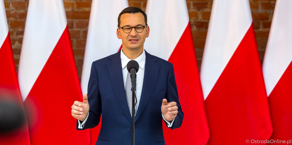 Premier Mateusz Morawiecki podczas konferencji w Ostródzie